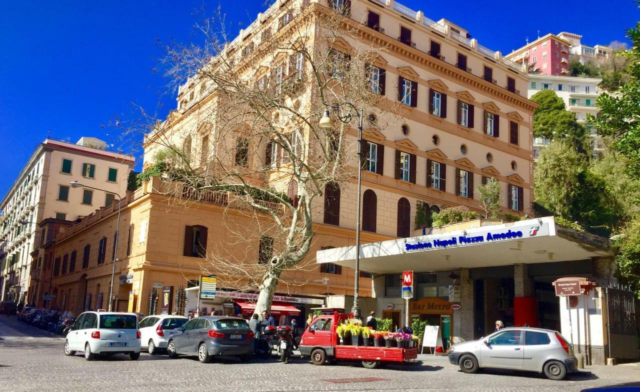 Da Polly A Piazza Amedeo Bed & Breakfast Naples Exterior photo