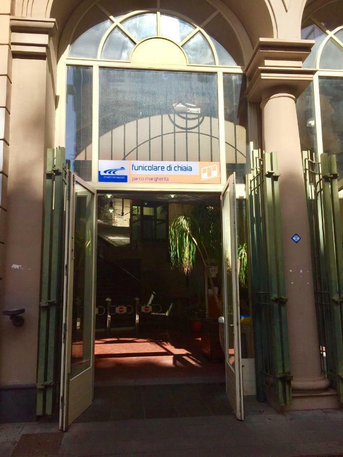 Da Polly A Piazza Amedeo Bed & Breakfast Naples Exterior photo